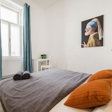 Wellness Retreat With Sauna & Jacuzzi - 1 Min To Opera Budapest Exterior photo